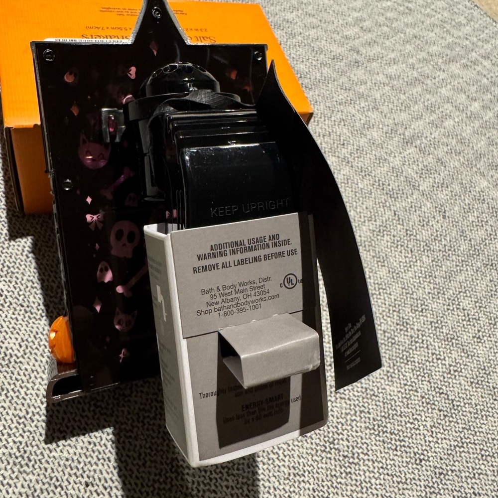 Bath & Body Works - Haunted House Projector - Wallflowers Home Fragrance Plug - Picture 8 of 11